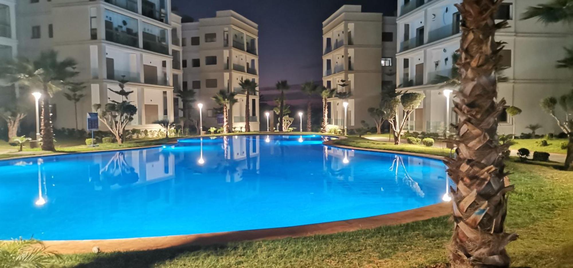 Grand Appartement Vue Golf A 2 Min De La Plage Бузника Екстериор снимка